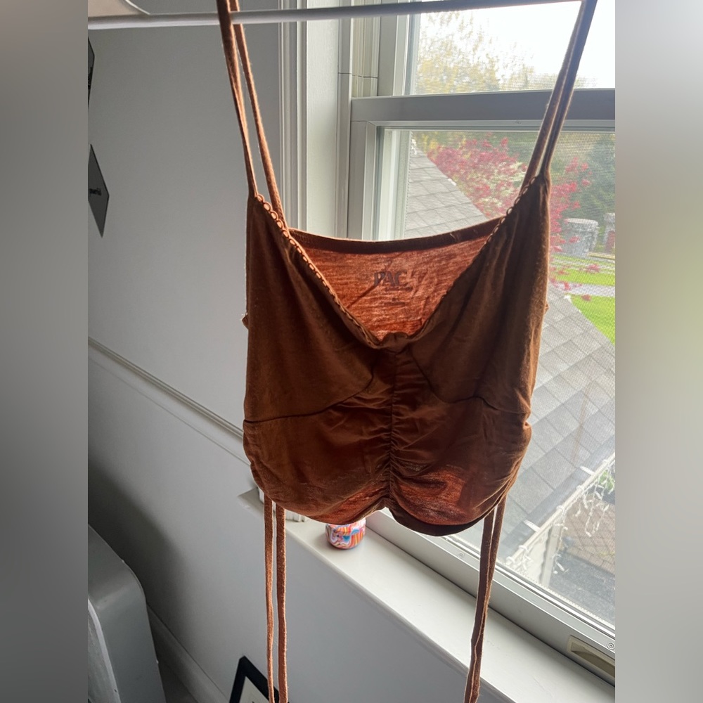 tan pacsun crop top
